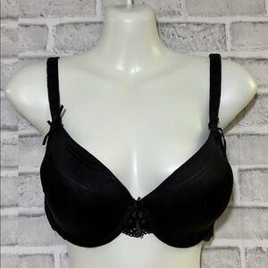 La Vie En Rose Black underwire Bra with lace detail, 36C